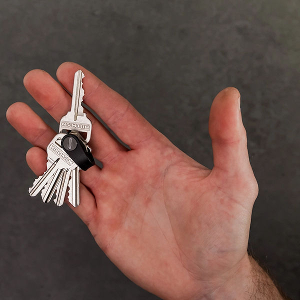 KeySmart KS015-BLK Mini Minimalist Key Holder - Gallery Image #3