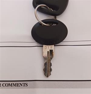 Bauer 018 Original Key
