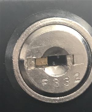 Hoyl F332 Lock Key