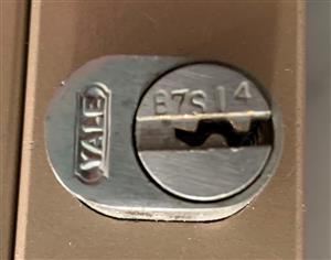 Shaw Walker Yale B7S14 File Lock