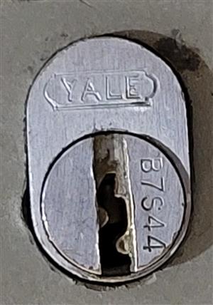 Shaw Walker Yale B7S44 File Lock Key