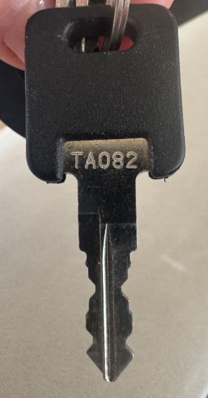 KEY - TRIMARK - TRIMARK (GCODE 22 / FRAMON - SHOULDER STOP) | AIR STREAM / JOHN DEERE | DOUBLE-SIDED CUT KEY more images