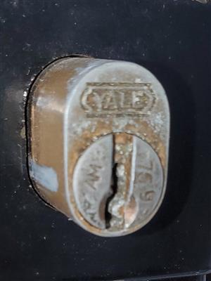 Yale Aurora AM759 File Cabinet Lock